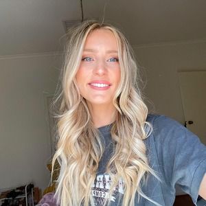 Meet your Posher, Hayley